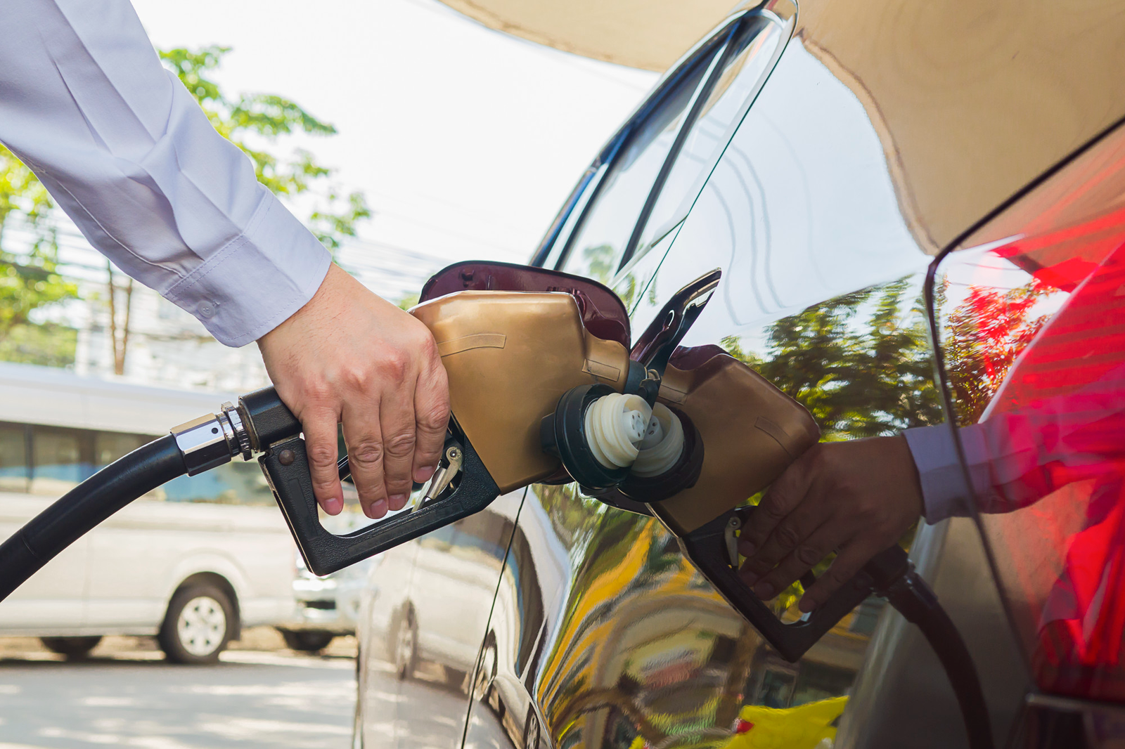 How to Save Fuel: 15 Proven Hacks to Cut Your Gas Bill Real Fast ...