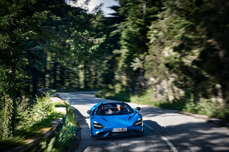 The New 765 Lt Spider Is Mc Laren S Most Powerful Convertible Supercar 11 